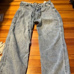 Light wash mom jeans.